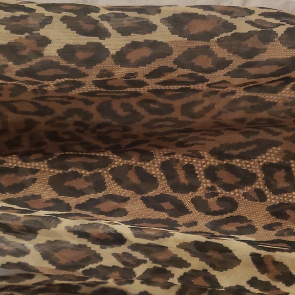 Sheer leopard print long scarf - Picture 2 of 3